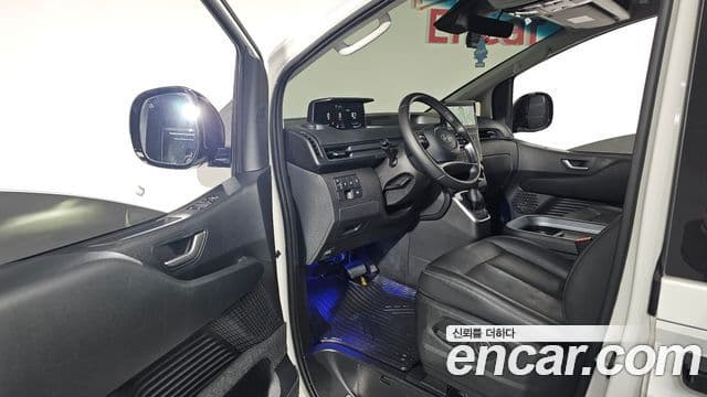 Hyundai Staria Modern, 2025 10
