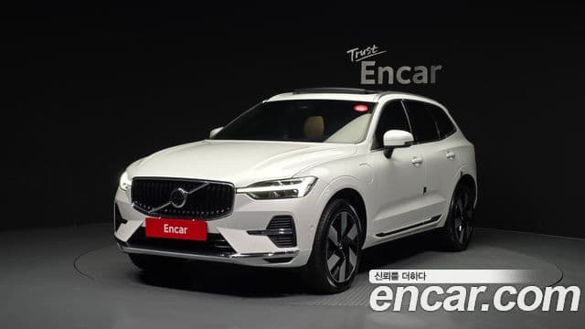 Volvo XC60 2세대 T8 Ultra Bright, 2025 1