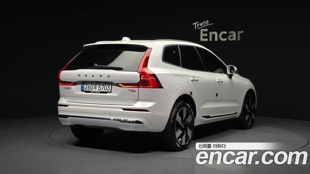 Volvo XC60 2세대 T8 Ultra Bright, 2025 2