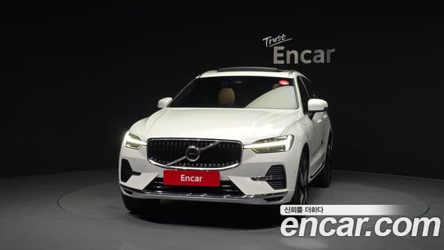 Volvo XC60 2세대 T8 Ultra Bright, 2025 3