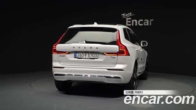 Volvo XC60 2세대 T8 Ultra Bright, 2025 4