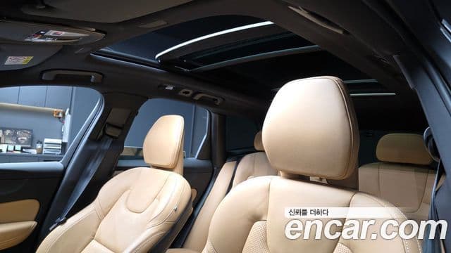 Volvo XC60 2세대 T8 Ultra Bright, 2025 18
