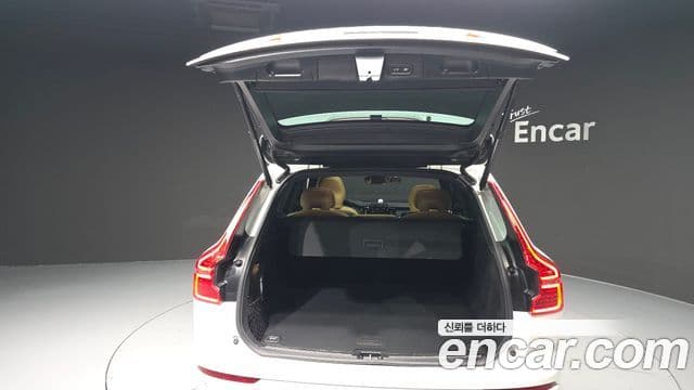 Volvo XC60 2세대 T8 Ultra Bright, 2025 20