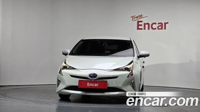 Toyota 프리우스 4세대 1.8 E, 2017 3