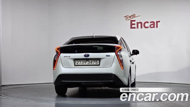 Toyota 프리우스 4세대 1.8 E, 2017 4
