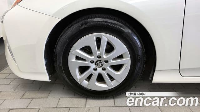 Toyota 프리우스 4세대 1.8 E, 2017 все фото