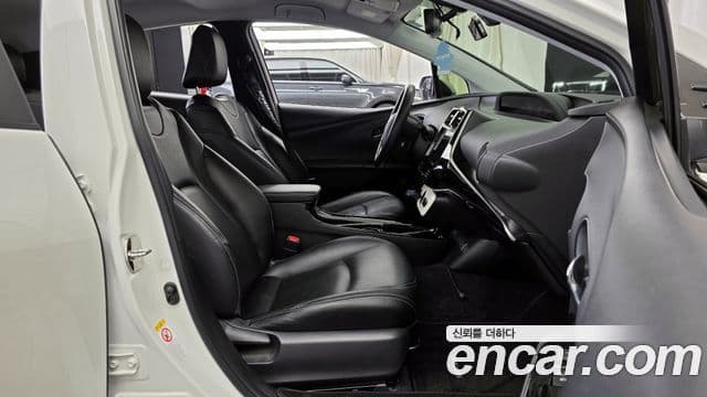 Toyota 프리우스 4세대 1.8 E, 2017 11