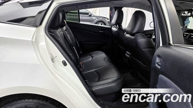 Toyota 프리우스 4세대 1.8 E, 2017 12