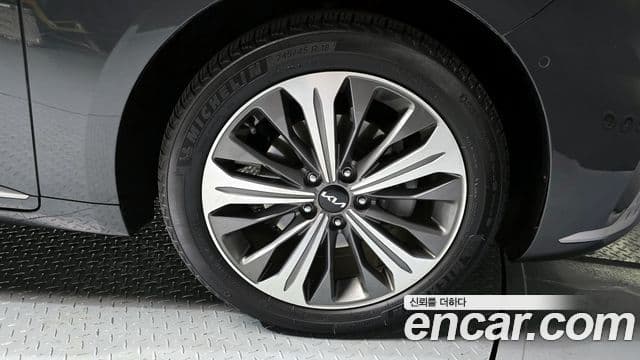 Kia K8 гибрид Signature, 2023 все фото