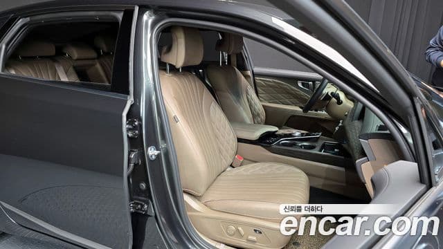 Kia K8 гибрид Signature, 2023 12