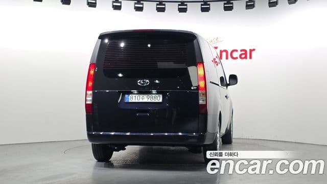 Hyundai Staria Modern, 2023 4