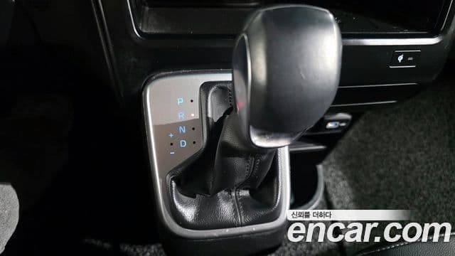 Hyundai Staria Modern, 2023 9