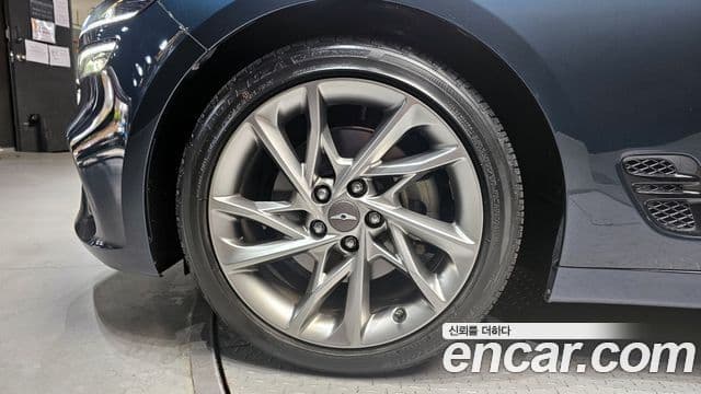 Genesis The / новый New G70, 2023 все фото