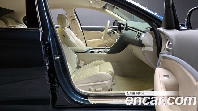 Genesis The / новый New G70, 2023 10