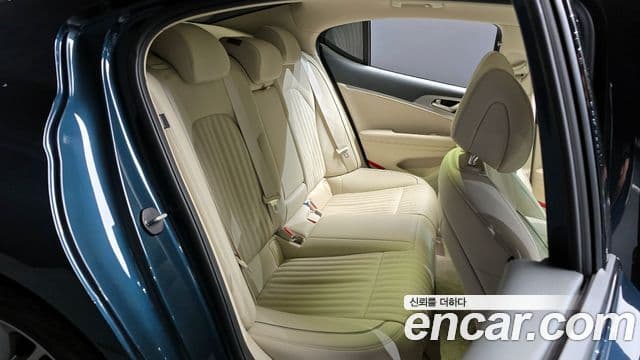 Genesis The / новый New G70, 2023 12