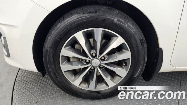 Kia All New Carnival Luxury, 2017 все фото