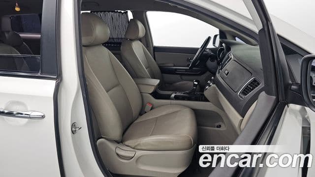 Kia All New Carnival Luxury, 2017 10