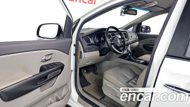 Kia All New Carnival Luxury, 2017 12