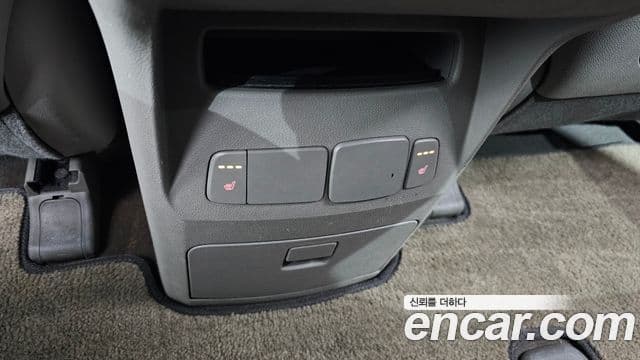 Kia All New Carnival Luxury, 2017 19