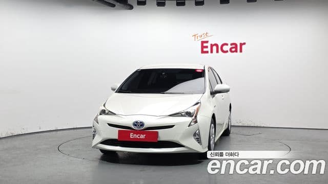 Toyota 프리우스 4세대 1.8 E, 2017 3