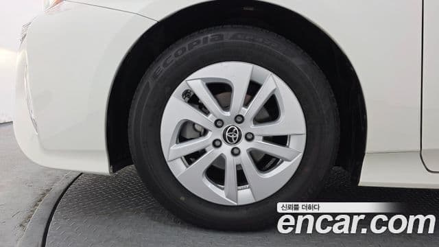 Toyota 프리우스 4세대 1.8 E, 2017 все фото