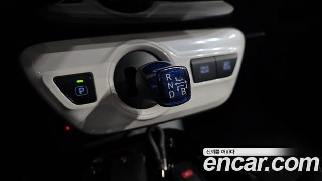 Toyota 프리우스 4세대 1.8 E, 2017 9