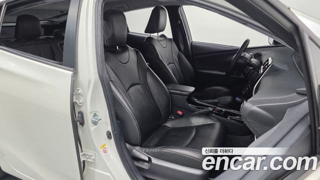 Toyota 프리우스 4세대 1.8 E, 2017 10