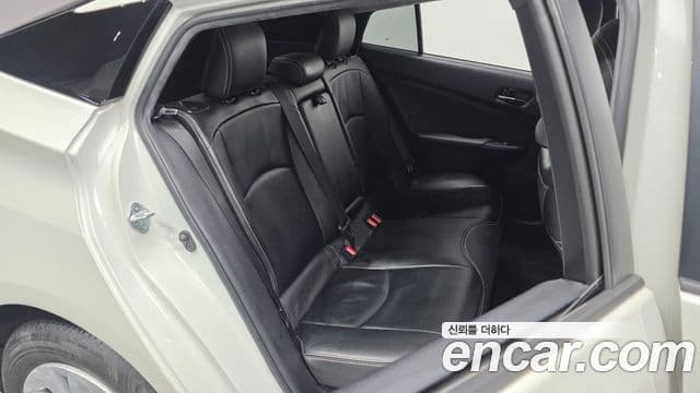 Toyota 프리우스 4세대 1.8 E, 2017 12