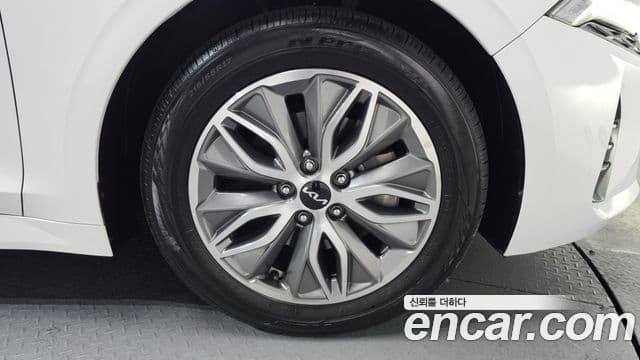 Kia K5 гибрид 3세대 Noblesse, 2023 все фото