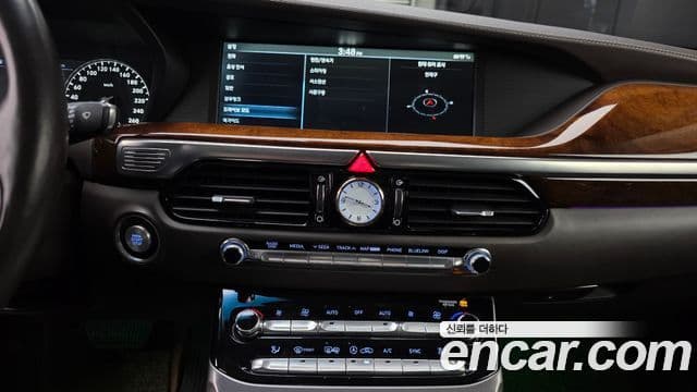 Genesis EQ900 Prestige, 2017 14