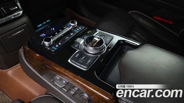 Genesis EQ900 Prestige, 2017 18