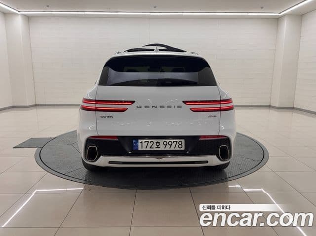 Genesis GV70, 2023 3