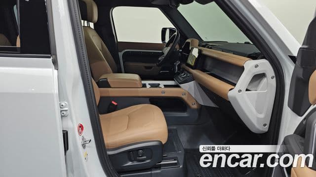Land Rover Defender (L663) 110 P300 X-Dynamic SE, 2025 3