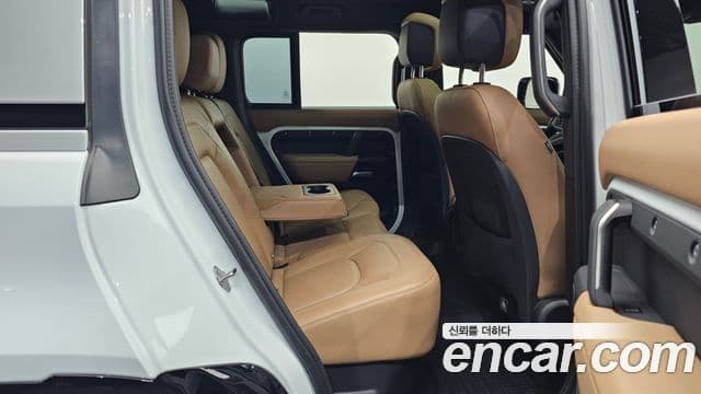 Land Rover Defender (L663) 110 P300 X-Dynamic SE, 2025 все фото