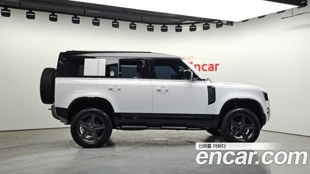 Land Rover Defender (L663) 110 P300 X-Dynamic SE, 2025 6