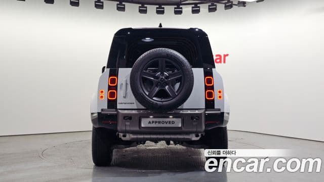 Land Rover Defender (L663) 110 P300 X-Dynamic SE, 2025 7