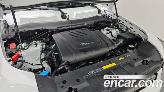 Land Rover Defender (L663) 110 P300 X-Dynamic SE, 2025 10