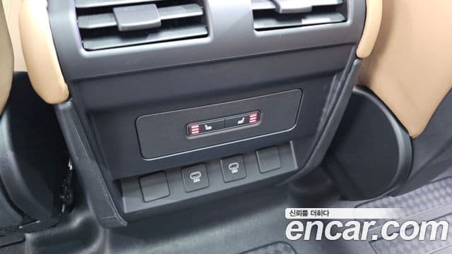 Land Rover Defender (L663) 110 P300 X-Dynamic SE, 2025 17