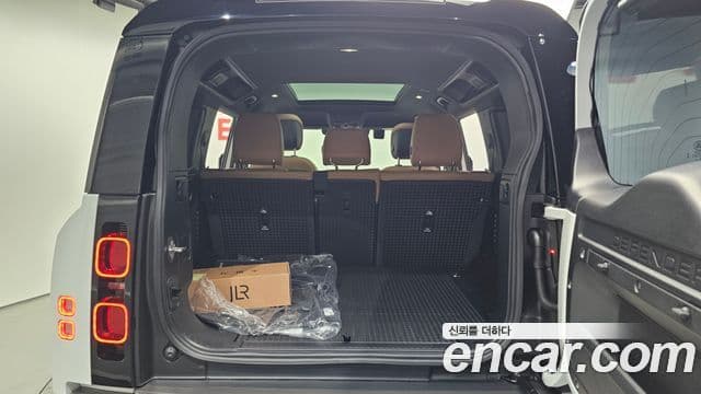 Land Rover Defender (L663) 110 P300 X-Dynamic SE, 2025 20