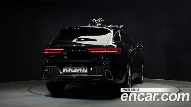 Genesis GV70, 2021 4