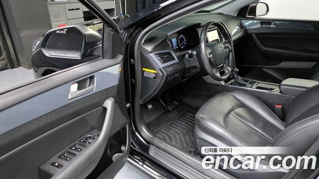 Hyundai LF Sonata гибрид Modern, 2015 10