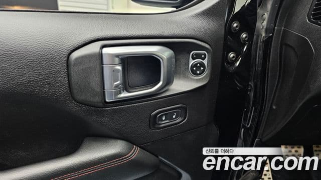 Jeep Wrangler (JL) 2.0 Rubicon Power top 4도어, 2019 17