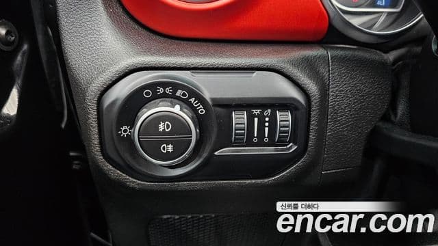 Jeep Wrangler (JL) 2.0 Rubicon Power top 4도어, 2019 18