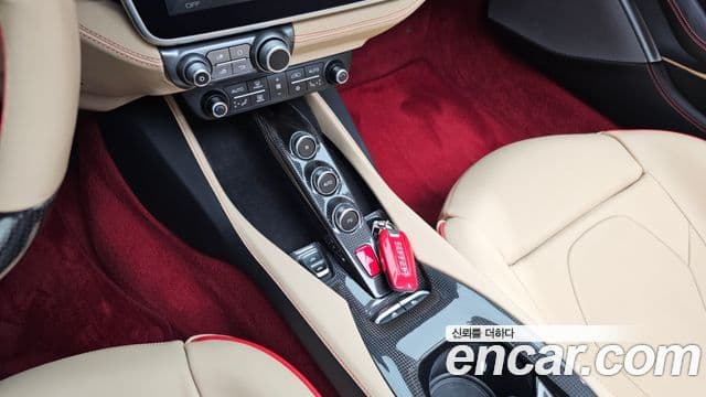 Ferrari 포르토피노 3.9 V8, 2020 9