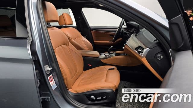 BMW 5시리즈 (G30) 520d M Sport Plus, 2017 10