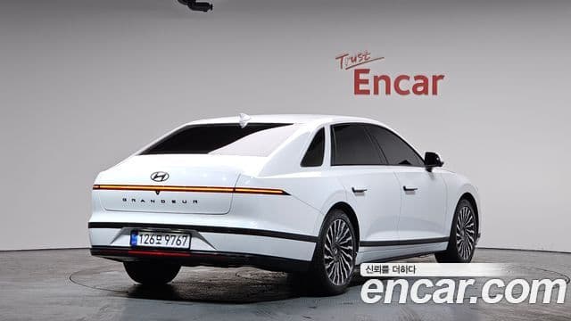 Hyundai Grandeur (GN7) Calligraphy, 2025 2