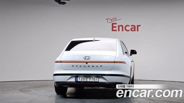 Hyundai Grandeur (GN7) Calligraphy, 2025 4