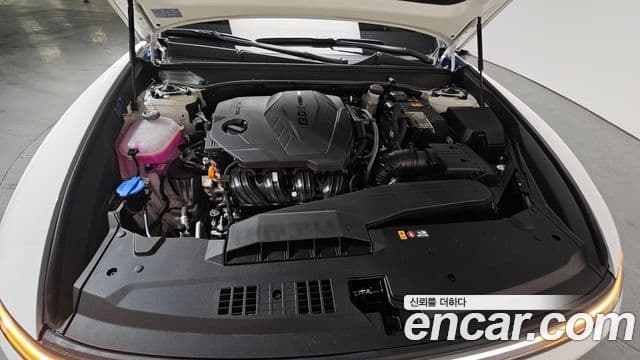 Hyundai Grandeur (GN7) Calligraphy, 2025 6