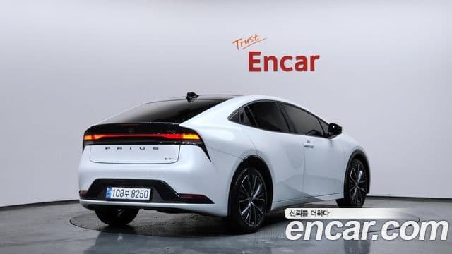 Toyota 프리우스 5세대 2.0 XLE, 2024 2