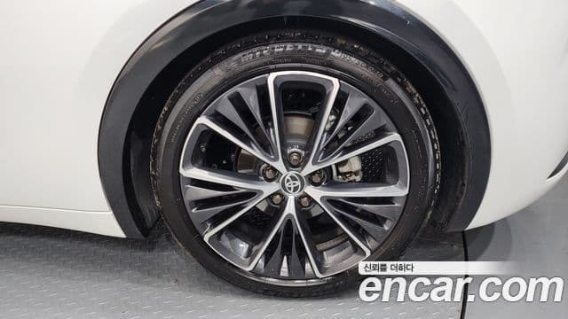 Toyota 프리우스 5세대 2.0 XLE, 2024 все фото